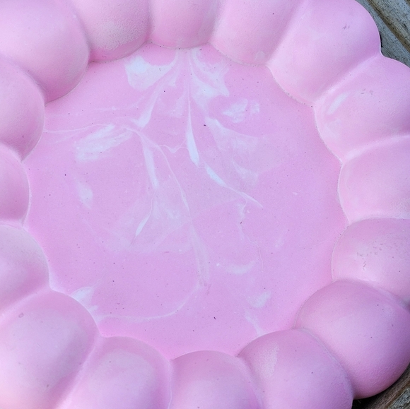 New Handmade Eco Resin Trinket Tray, Pink - Picture 4 of 6